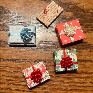 Vintage Dollhouse Miniatures Wrapped Gifts and Shopping Bags Lot.